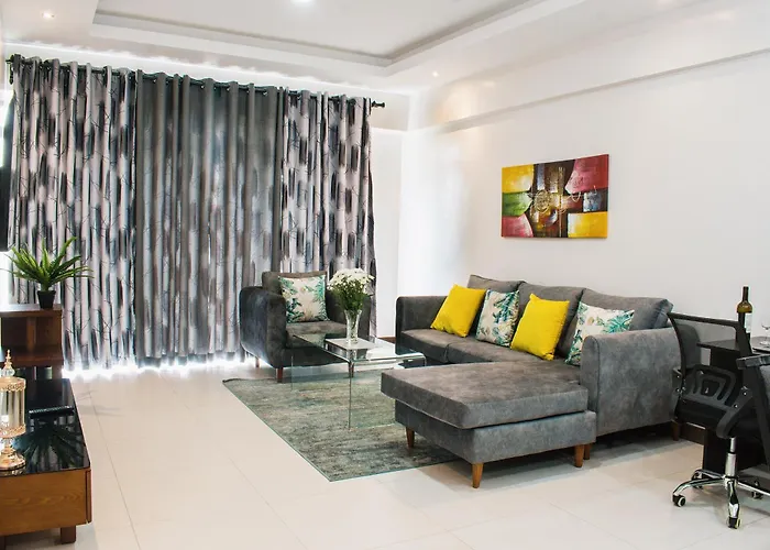 Silverstone Apartment Deluxe 1 Bedroom With A View , Gym & Pool - Kilimani
